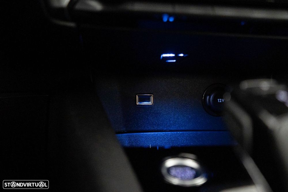 Peugeot 3008 1.6 Hybrid Allure e-EAT8 - 28