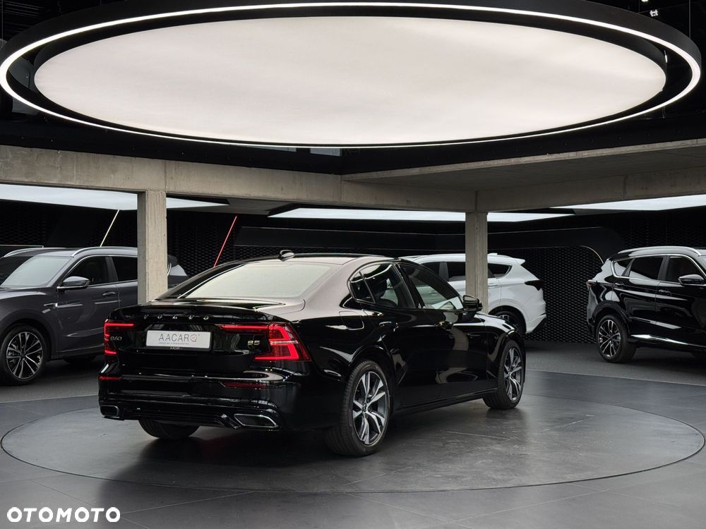 Volvo S60 T5 R-Design - 6