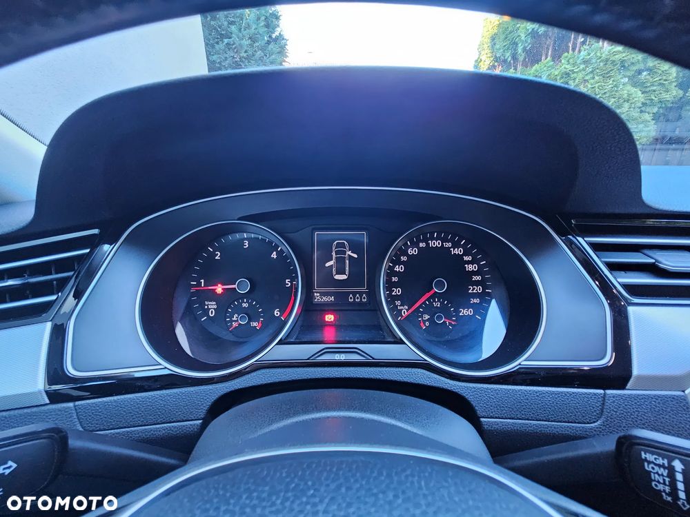 Volkswagen Passat 2.0 TDI (BlueMotion Technology) Comfortline - 19