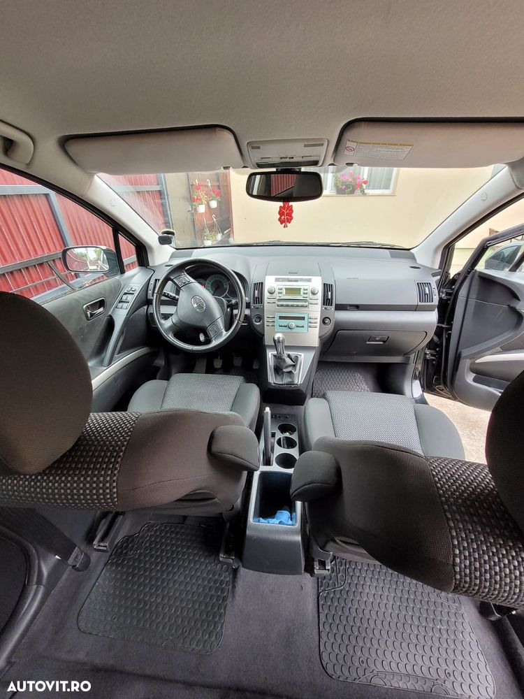 Toyota Corolla Verso 2.2 D-4D Luna - 13