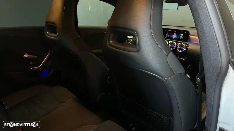 Mercedes-Benz CLA 220 d Shooting Brake AMG Line Aut. - 11