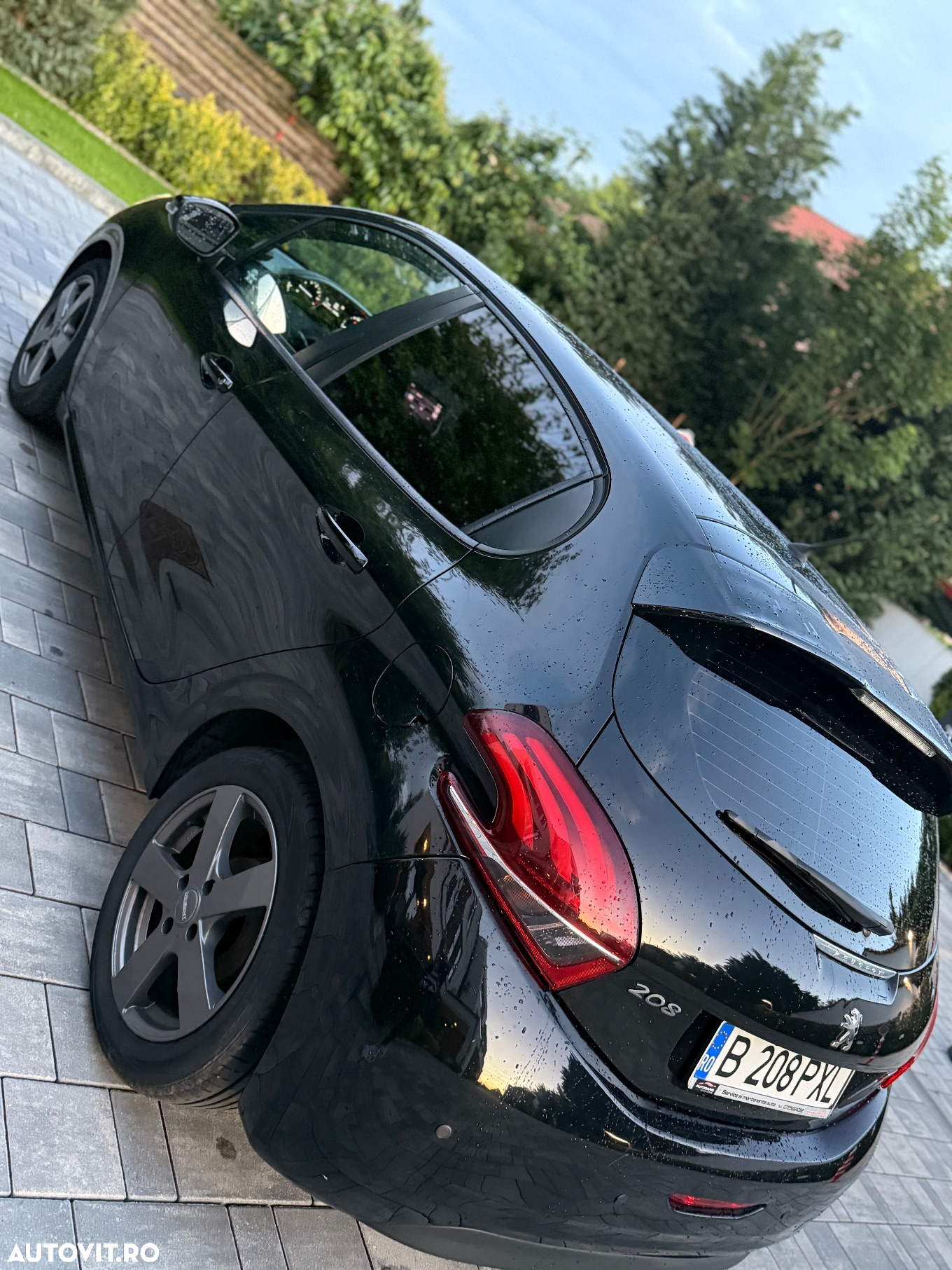 Peugeot 208 1.2 L PureTech ETG Active - 3