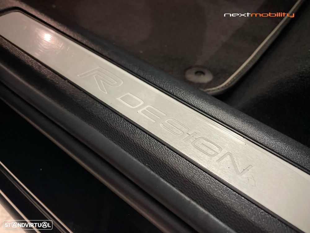 Volvo XC 60 2.0 T8 PHEV R-Design AWD - 17