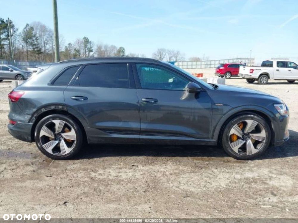 Audi e-tron - 5