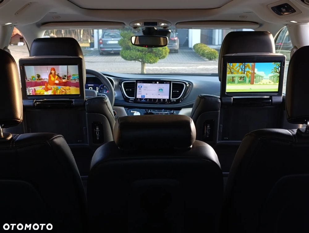 Chrysler Pacifica - 27