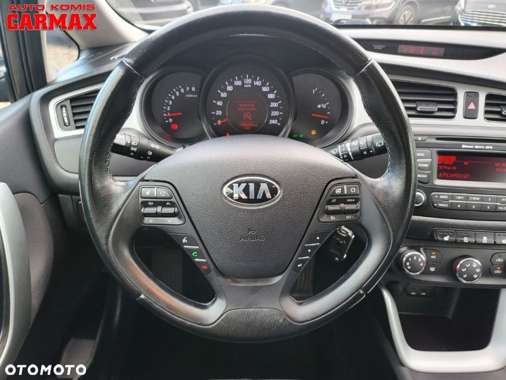 Kia Ceed - 12