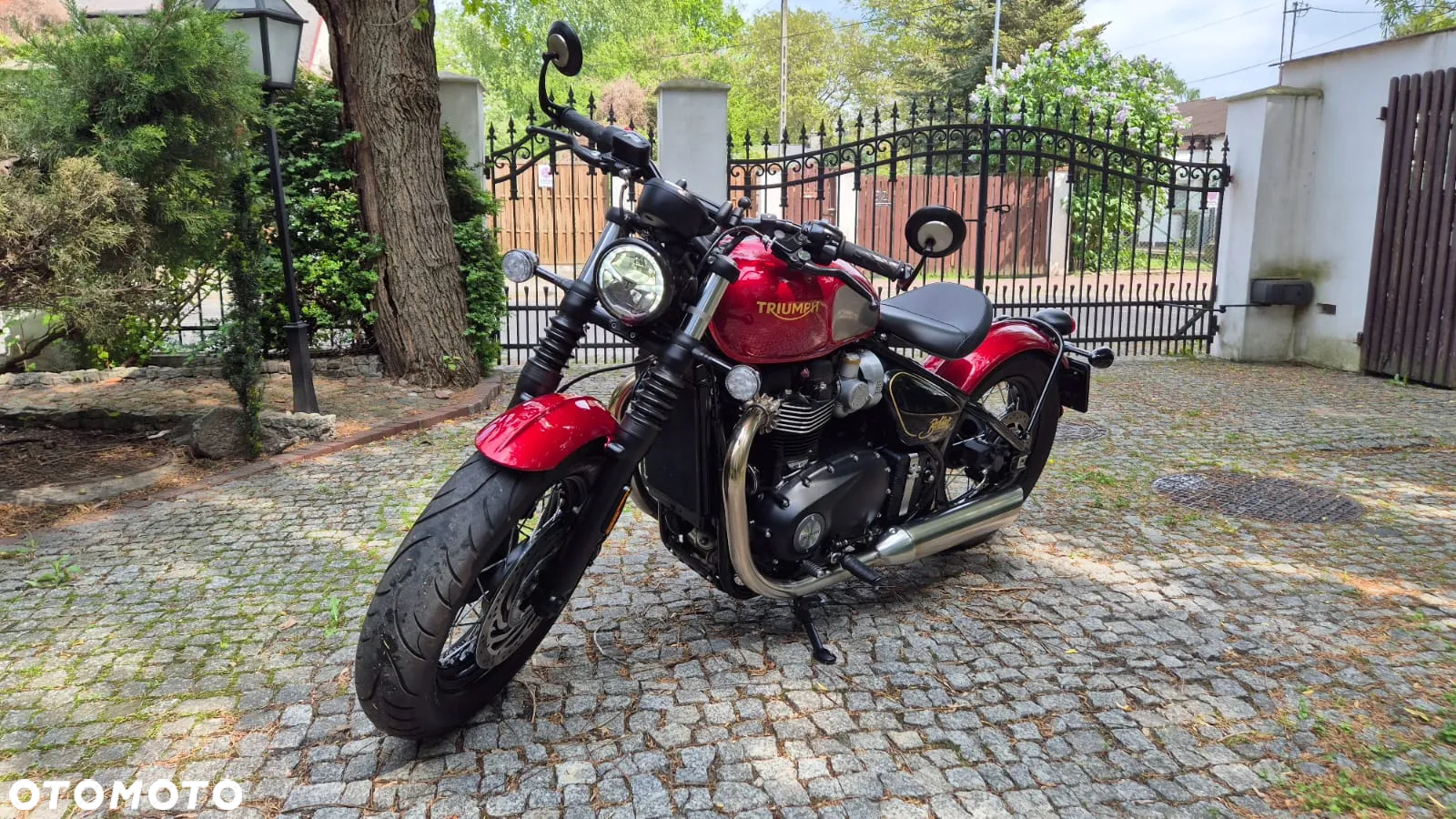 Triumph Bonneville Bobber - 2