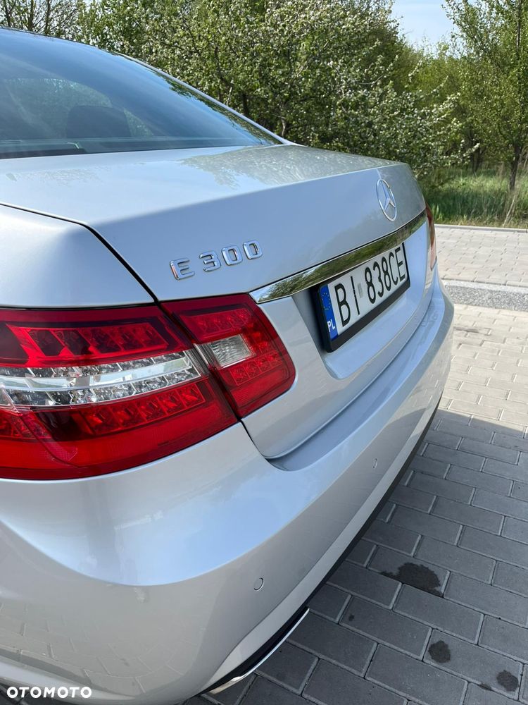 Mercedes-Benz Klasa E 300 CDI DPF BlueEFFICIENCY 7G-TRONIC Avantgarde - 9