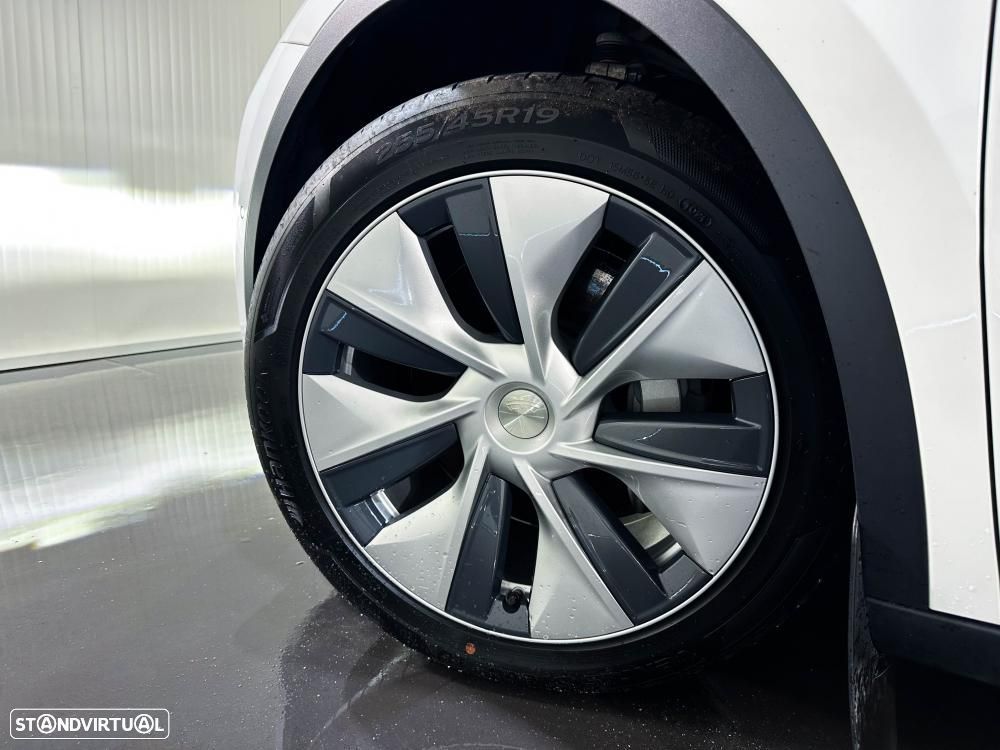 Tesla Model Y Long Range Dual Motor AWD - 55