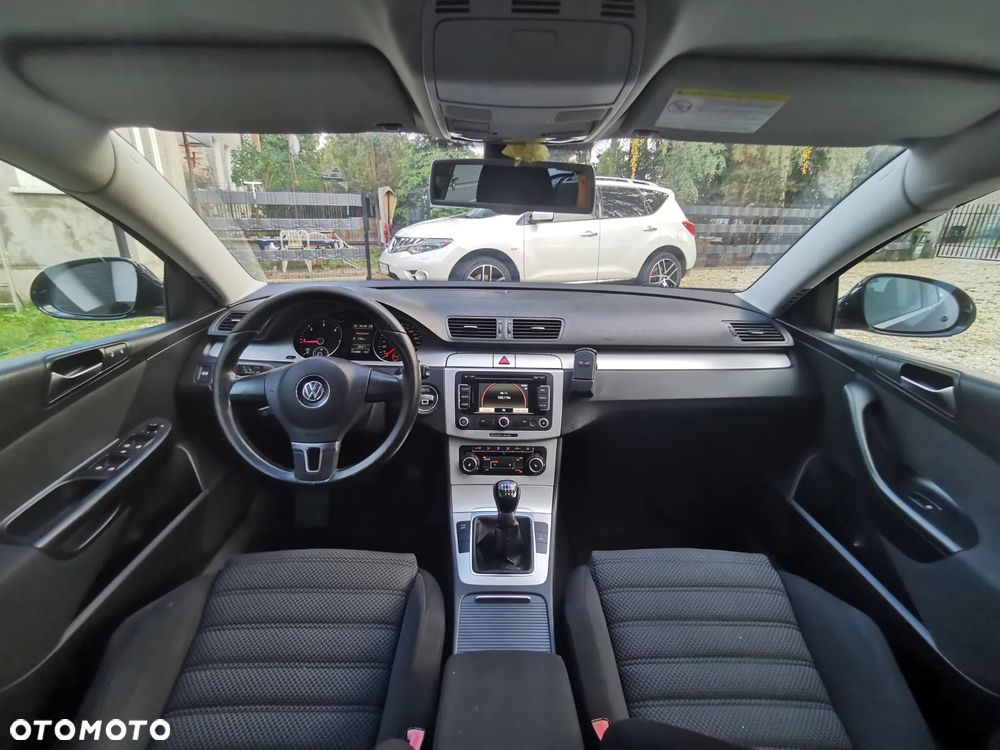 Volkswagen Passat 2.0 TDI Highline - 16