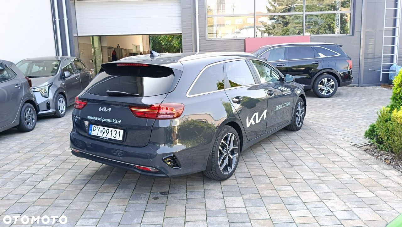 Kia Ceed - 10