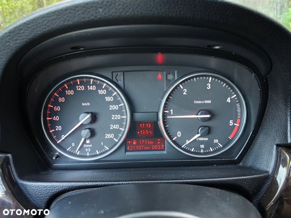 BMW Seria 3 318d - 23
