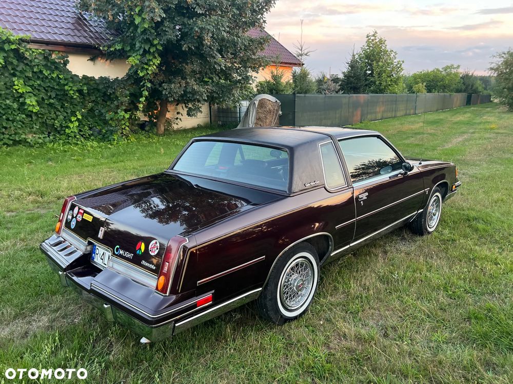 Oldsmobile Supreme - 9