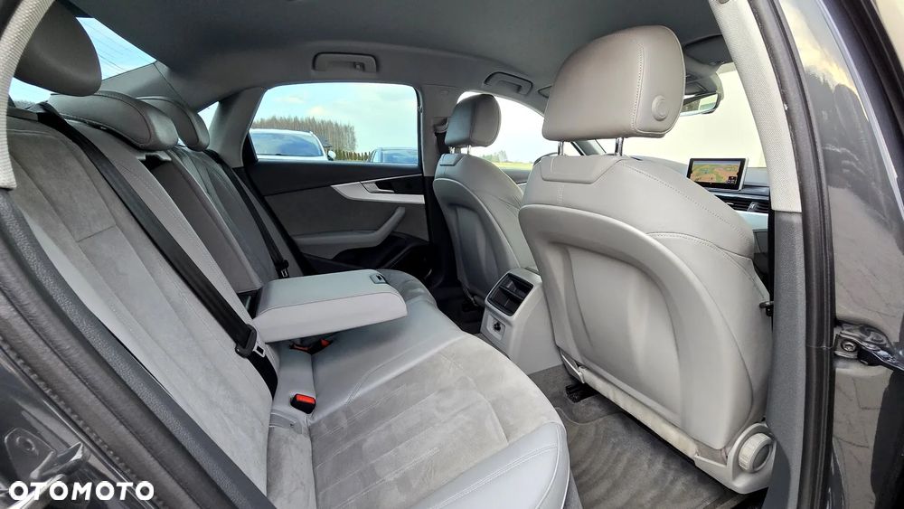 Audi A4 Limousine - 32