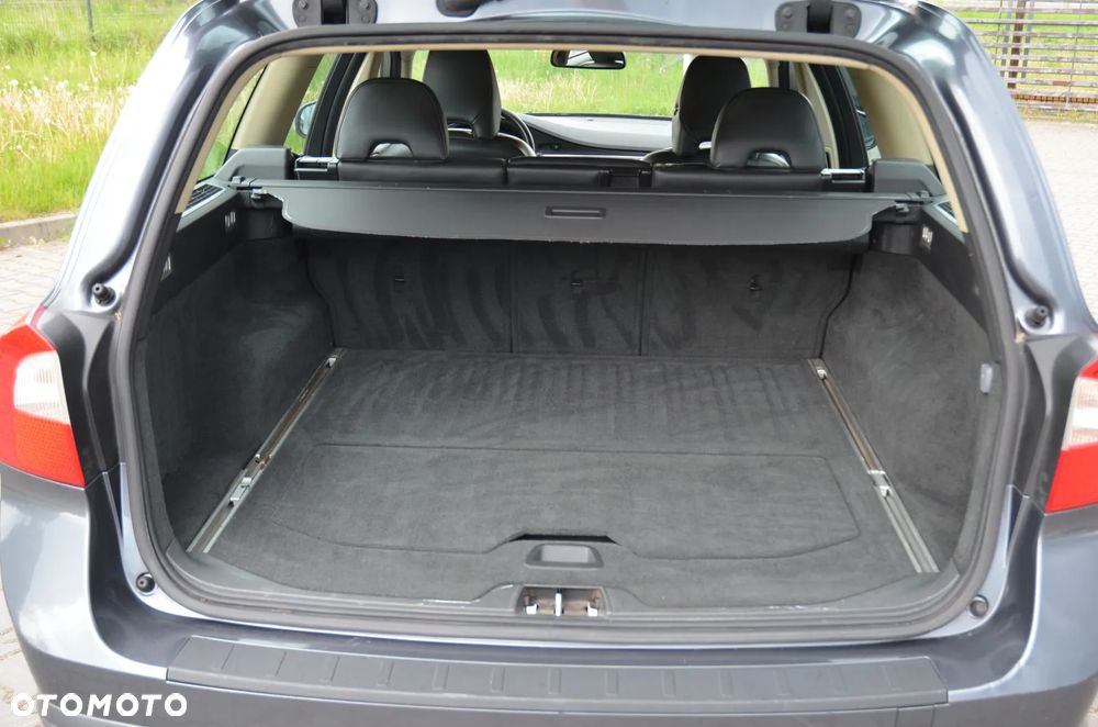 Volvo V70 2.4D Momentum - 10