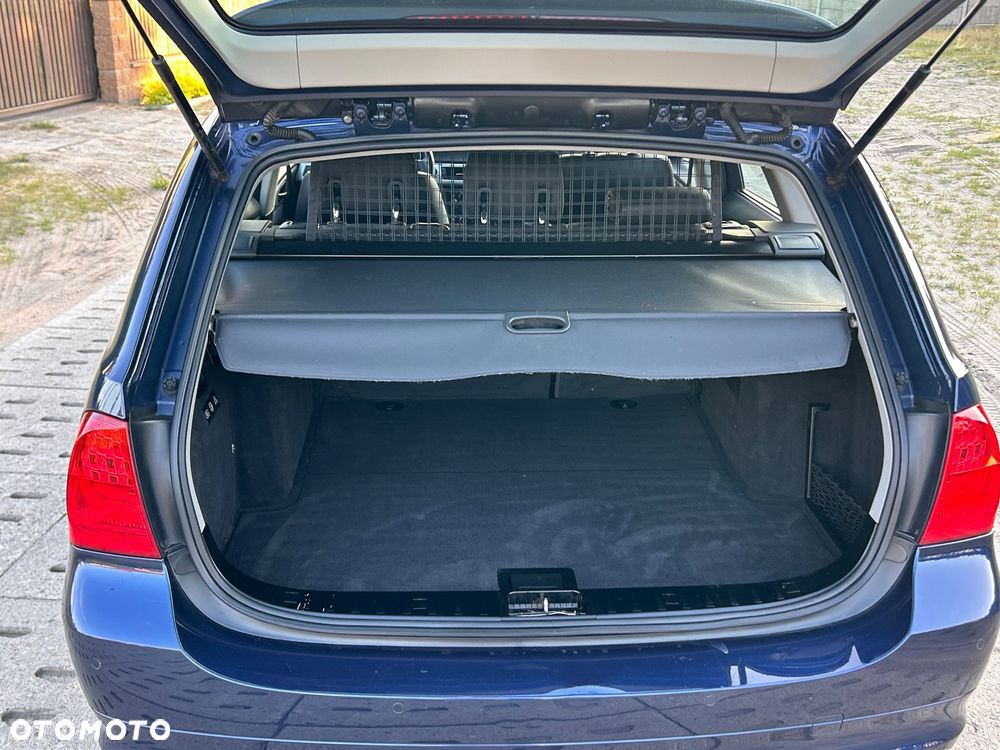 BMW Seria 3 318d DPF Edition Exclusive - 25