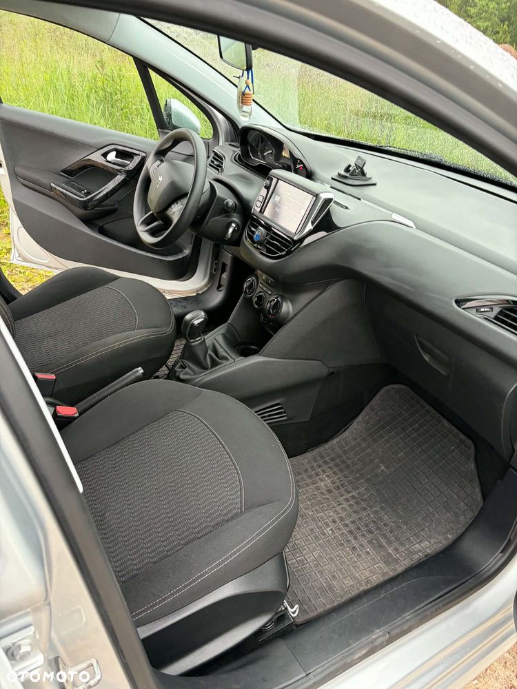 Peugeot 208 PureTech 82 Allure - 3