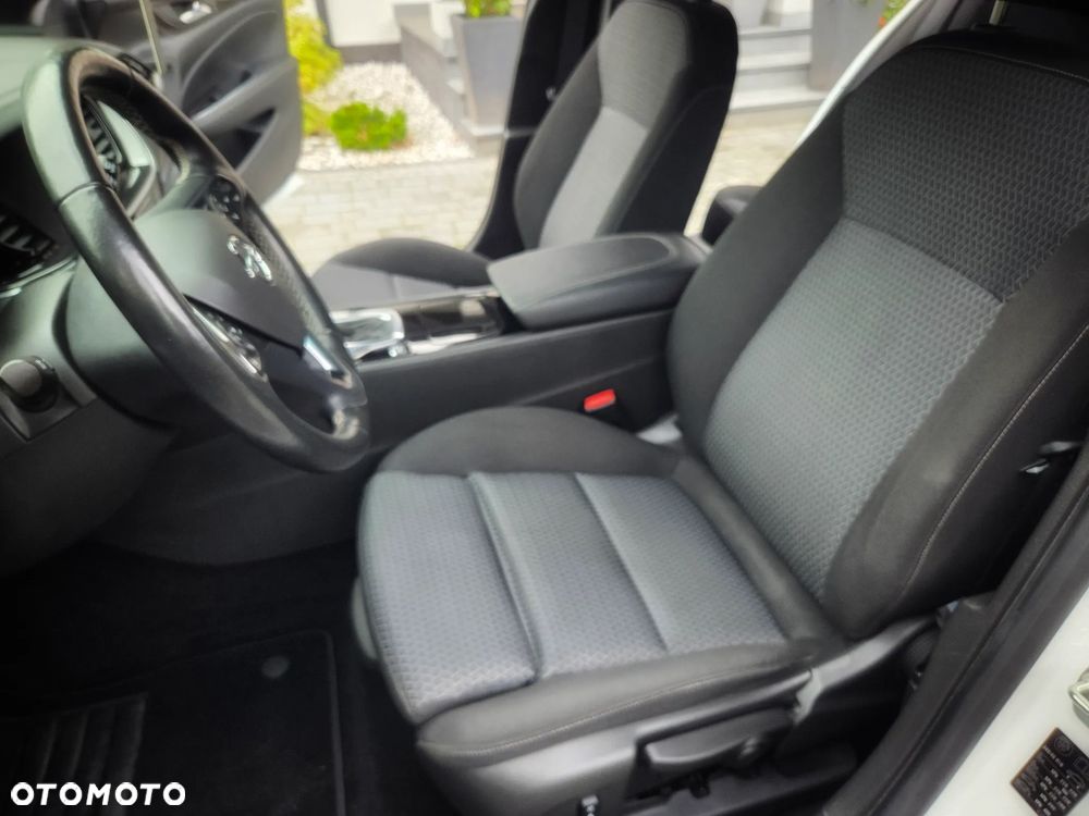 Opel Insignia - 16