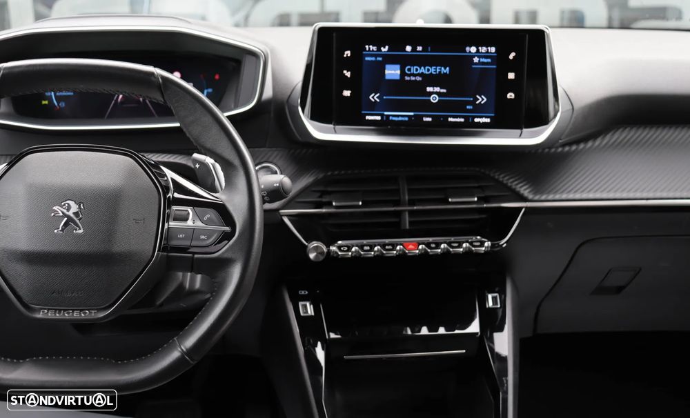 Peugeot 2008 1.2 PureTech Allure EAT8 - 17