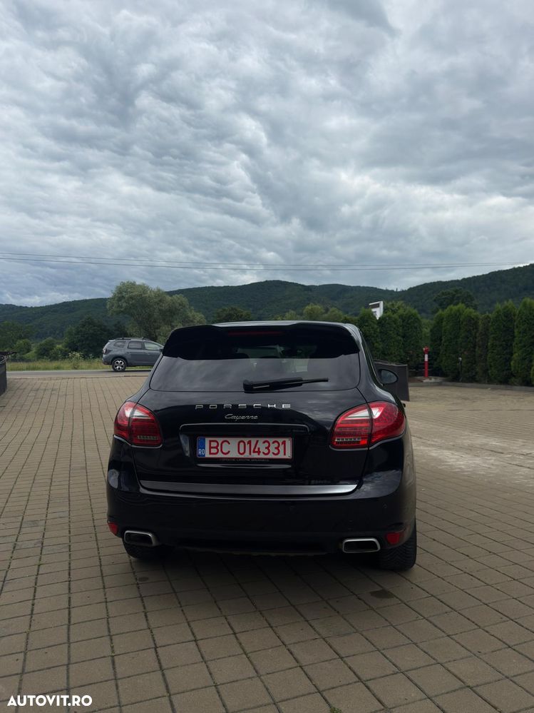 Porsche Cayenne - 9