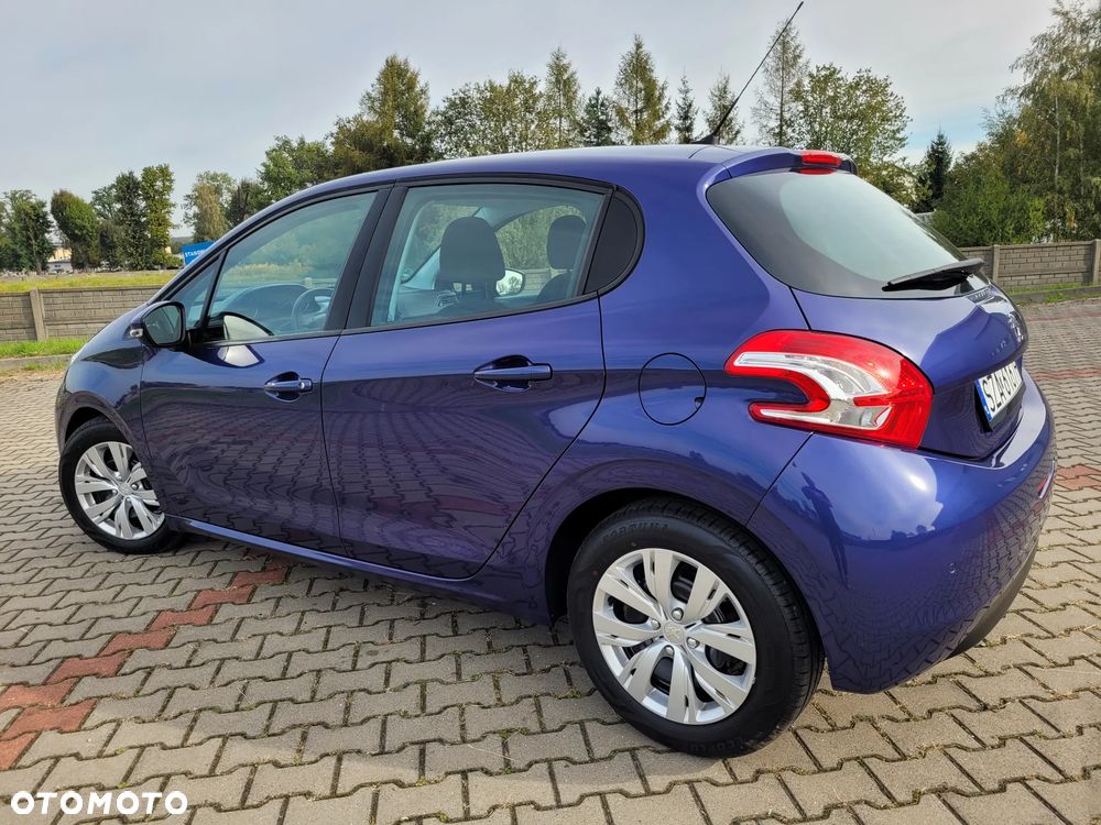Peugeot 208 - 33