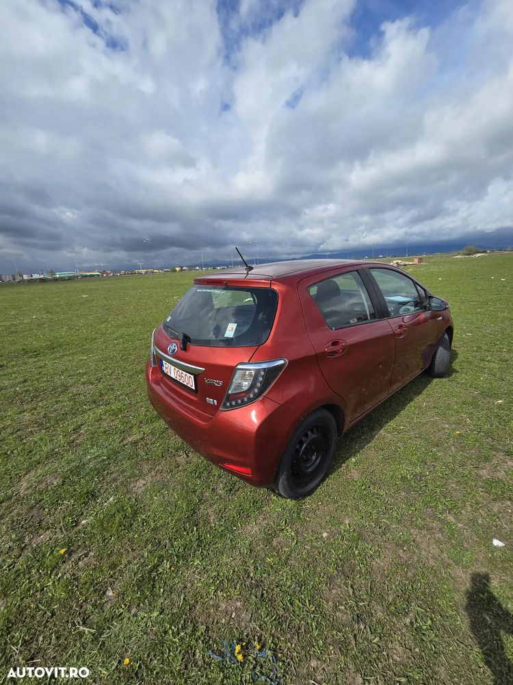 Toyota Yaris 1.5 VVT-i HSD Luna - 4