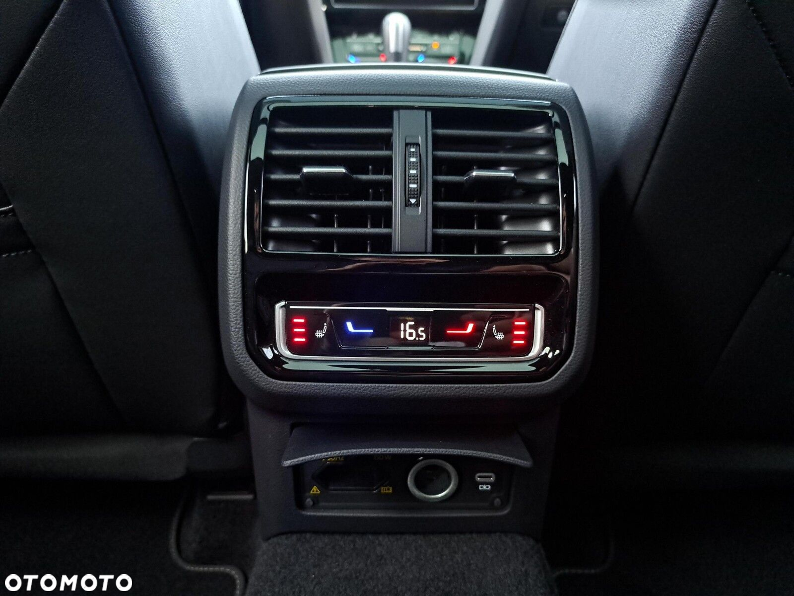 Volkswagen Arteon 2.0 TDI R-Line DSG - 19