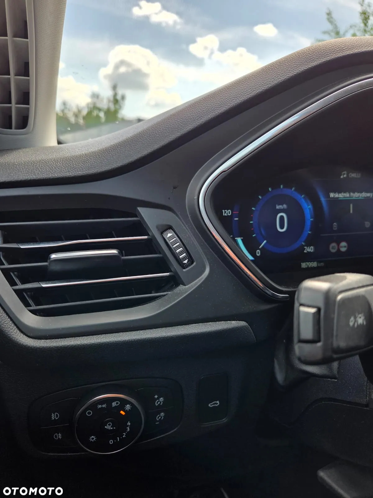 Ford Focus 1.0 EcoBoost Hybrid TITANIUM X - 6