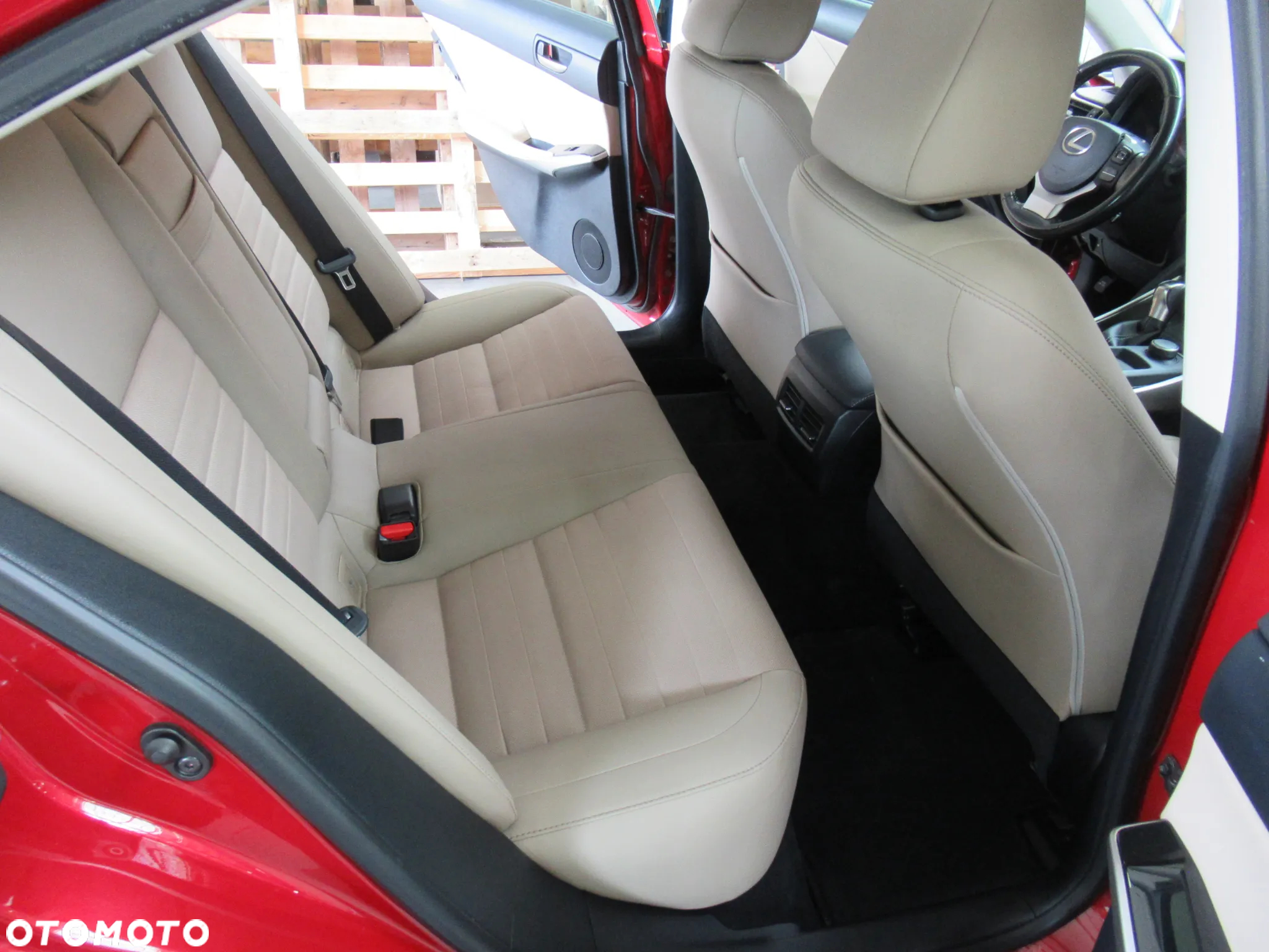 Lexus IS 200t / 300 Elegance - 11