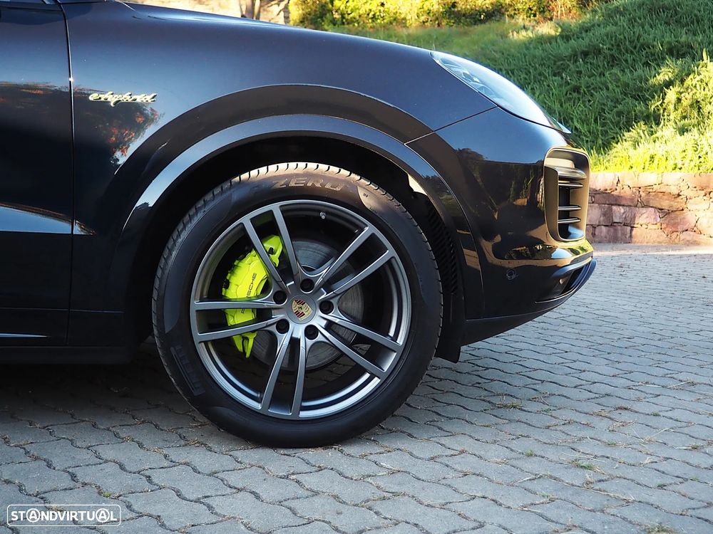 Porsche Cayenne E-Hybrid Tiptronic S Platinum Edition - 4