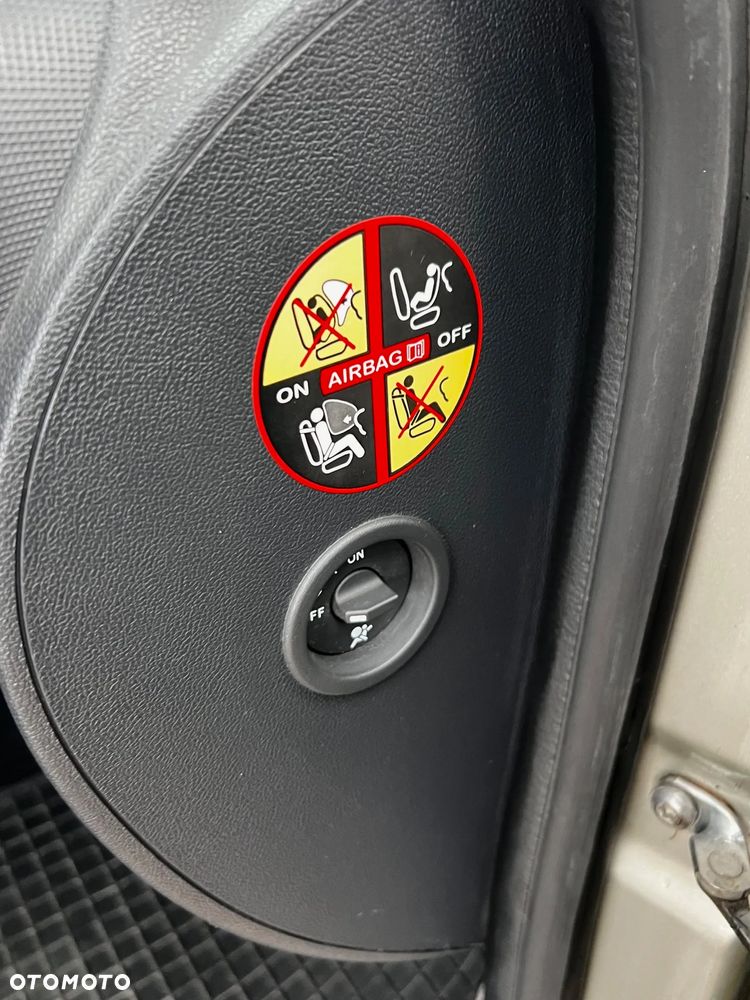 Dacia Duster 1.6 Laureate 4x4 - 11