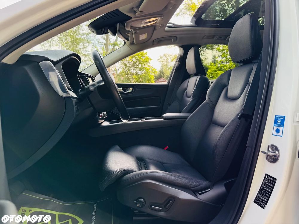 Volvo XC 60 B4 D AWD Inscription - 30