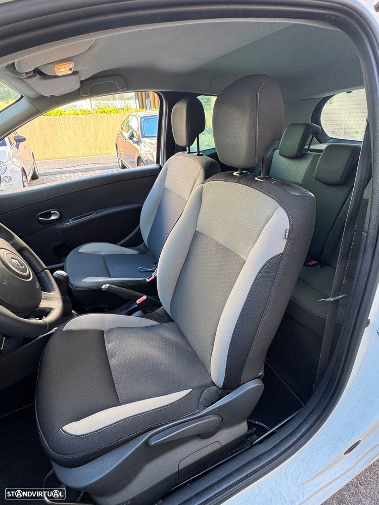 Renault Clio - 7