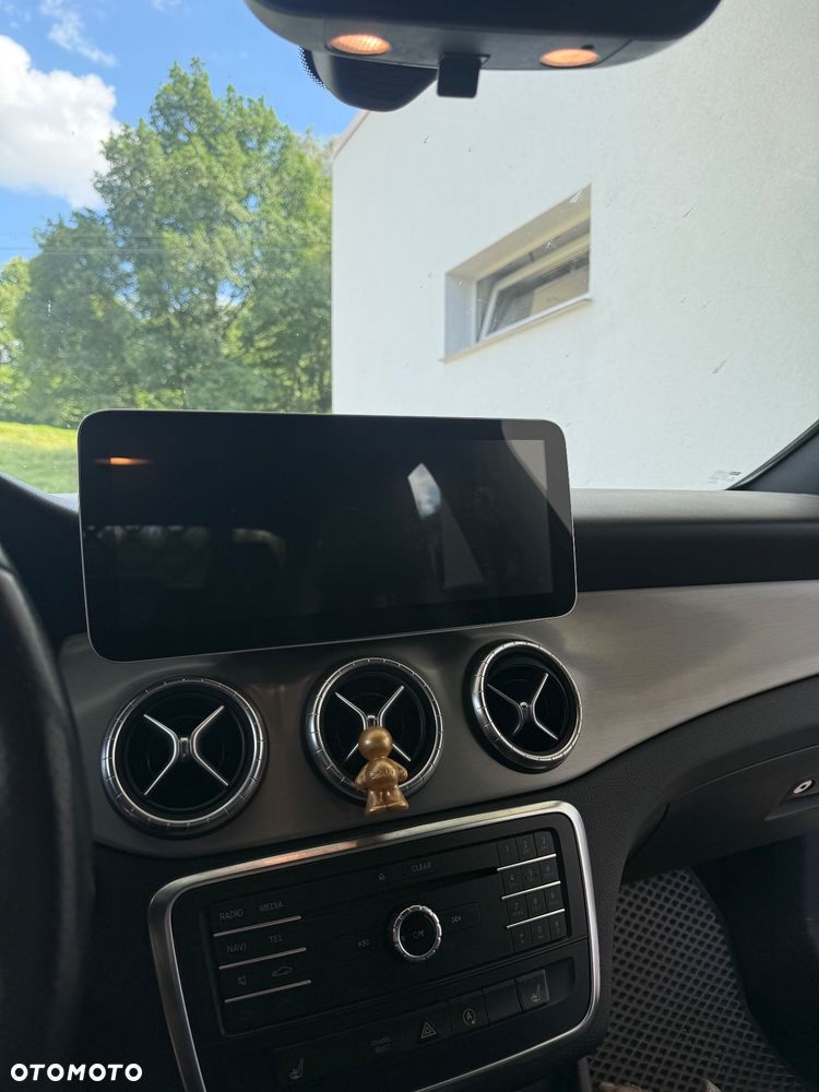 Mercedes-Benz CLA 250 4-Matic AMG Line - 8