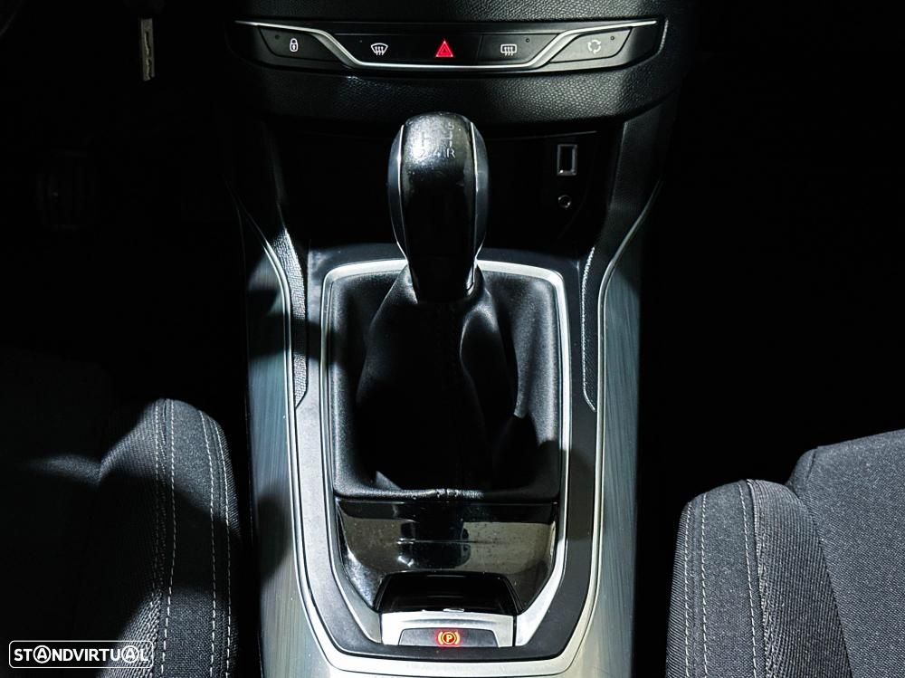Peugeot 308 1.2 PureTech Allure - 22