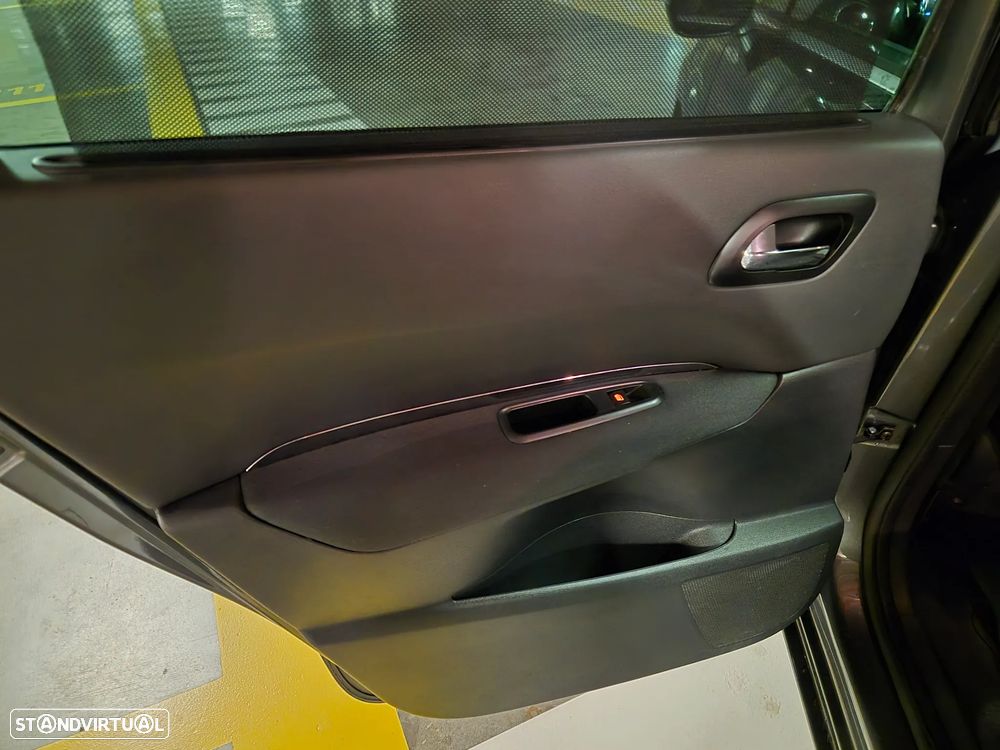 Peugeot 5008 1.6 E-HDi Allure 2-Tronic - 33