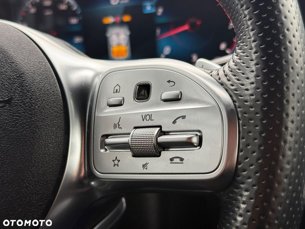 Mercedes-Benz CLA 200 7G-DCT AMG Line - 25