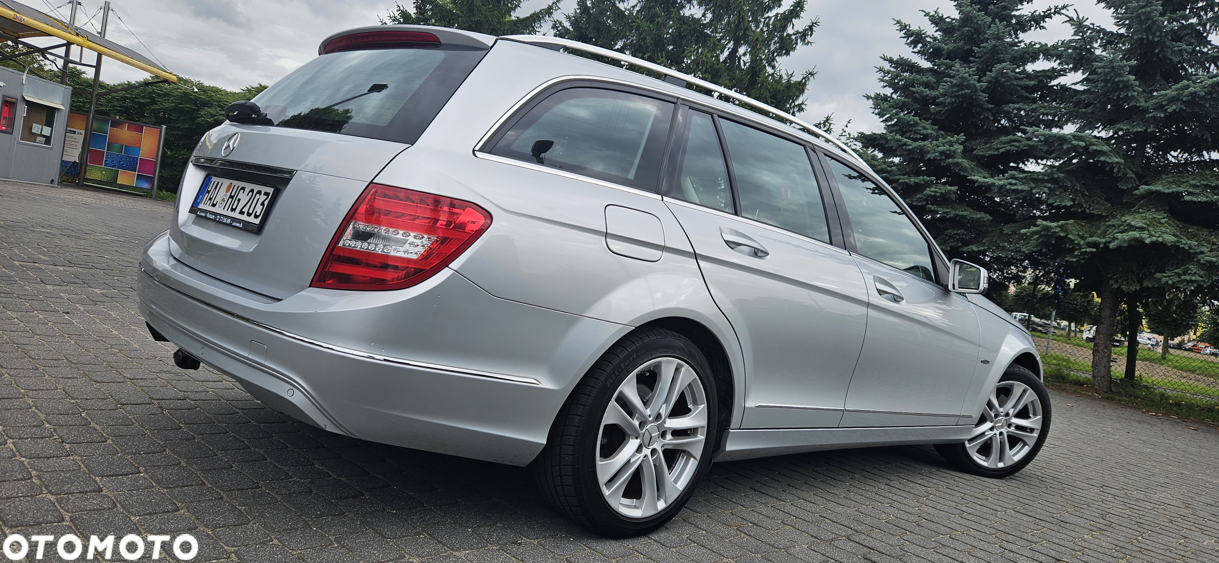 Mercedes-Benz Klasa C 180 T CGI Automatik BlueEFFICIENCY Avantgarde - 4