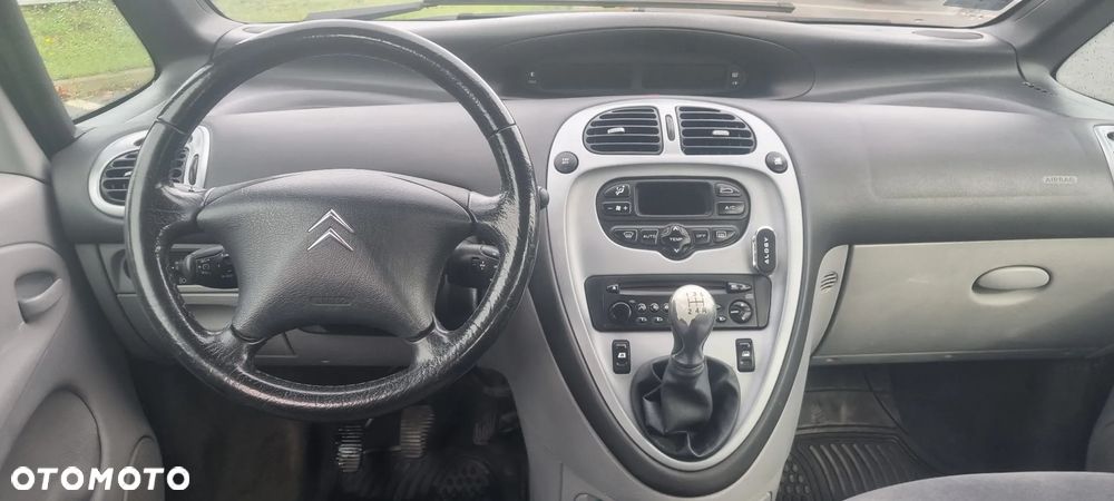 Citroën Xsara Picasso 1.6 Exclusive - 25