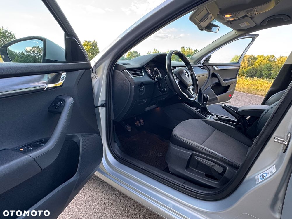 Skoda Octavia 2.0 TDI Premium Edition - 30