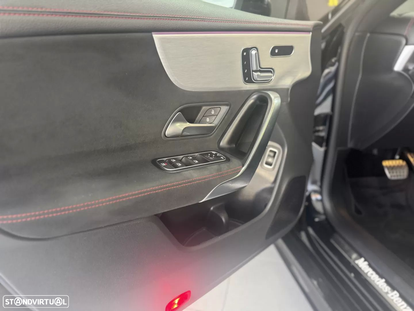 Mercedes-Benz CLA 250 e Shooting Brake AMG Line - 19