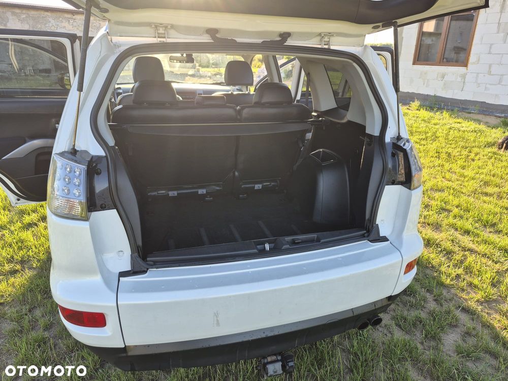Mitsubishi Outlander - 16
