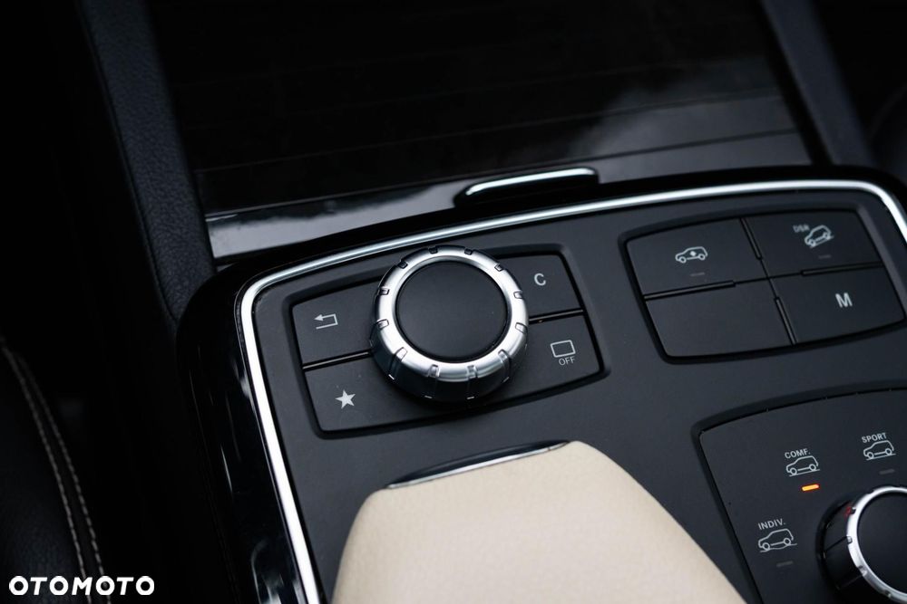 Mercedes-Benz GLE - 32