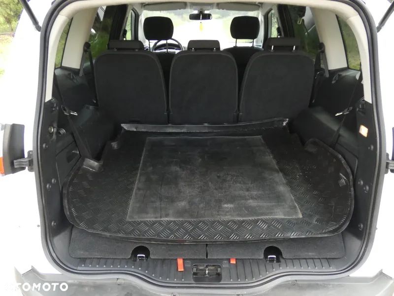 Ford S-Max 2.0 TDCi Titanium - 26