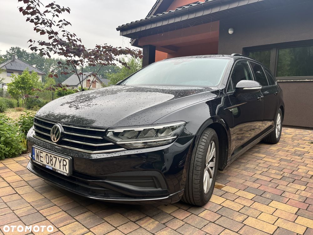 Volkswagen Passat - 1