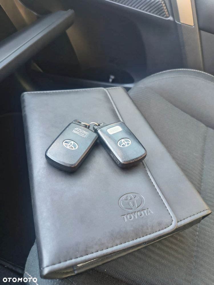 Toyota RAV4 2.2 D-4D 4x4 Automatik Edition - 36