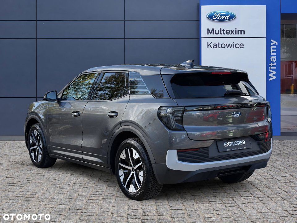 Ford Explorer - 3