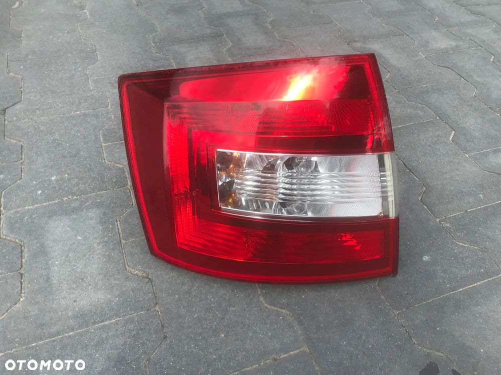 Skoda Rapid 12-17 Spaceback Lampa Tył Lewa 5JJ945095 - 1