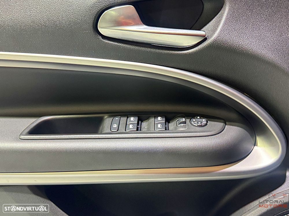 Jeep Avenger 1.2 GSE T3 Altitude - 16