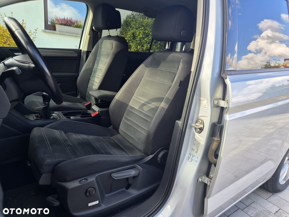 Volkswagen Touran - 10